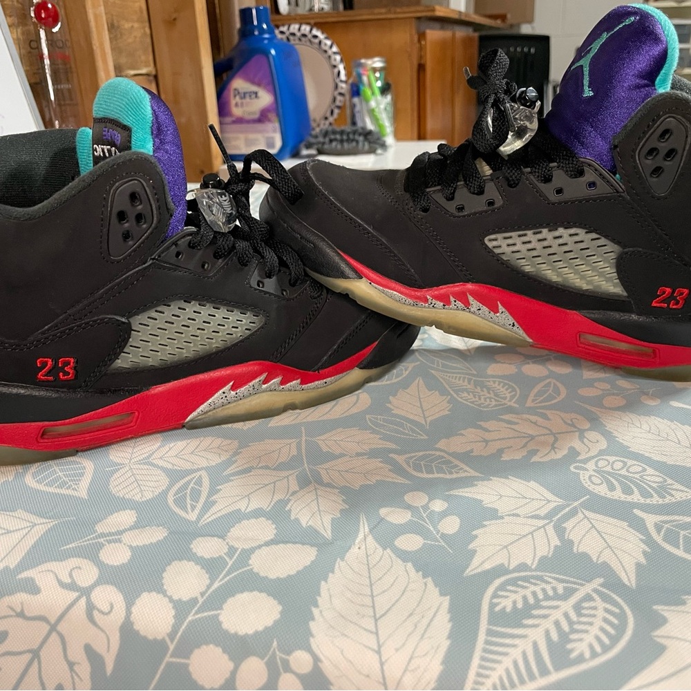 Retro Jordan 5’s Top 3 Fire Red Grape Metallic GS - Picture 1 of 5